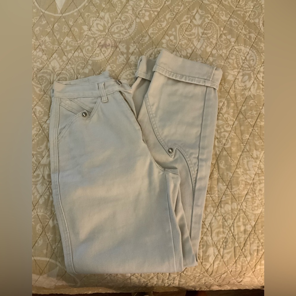 Elegant Women's Cream Straight Leg Jeans